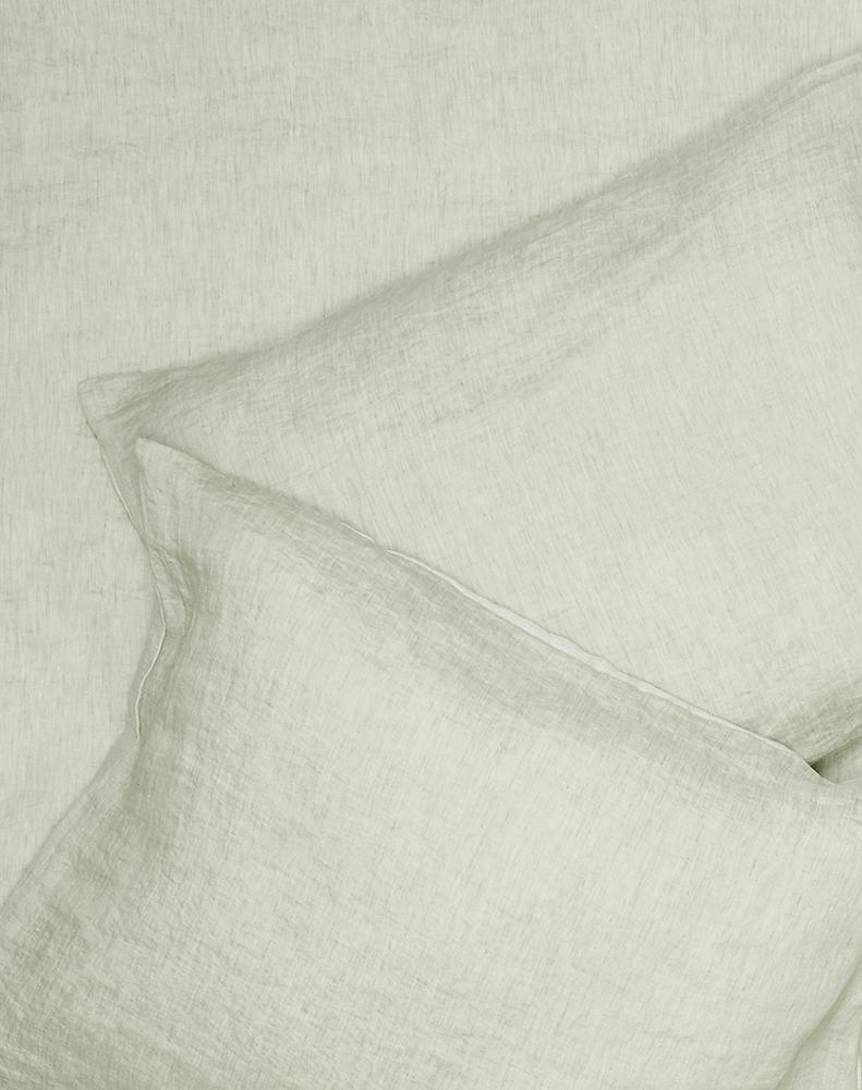 Two Tone Kissenbezug Stonewashed in Hellgrün präsentiert im Onlineshop von KAQTU Design AG. Kissenbezug ist von ZigZagZurich