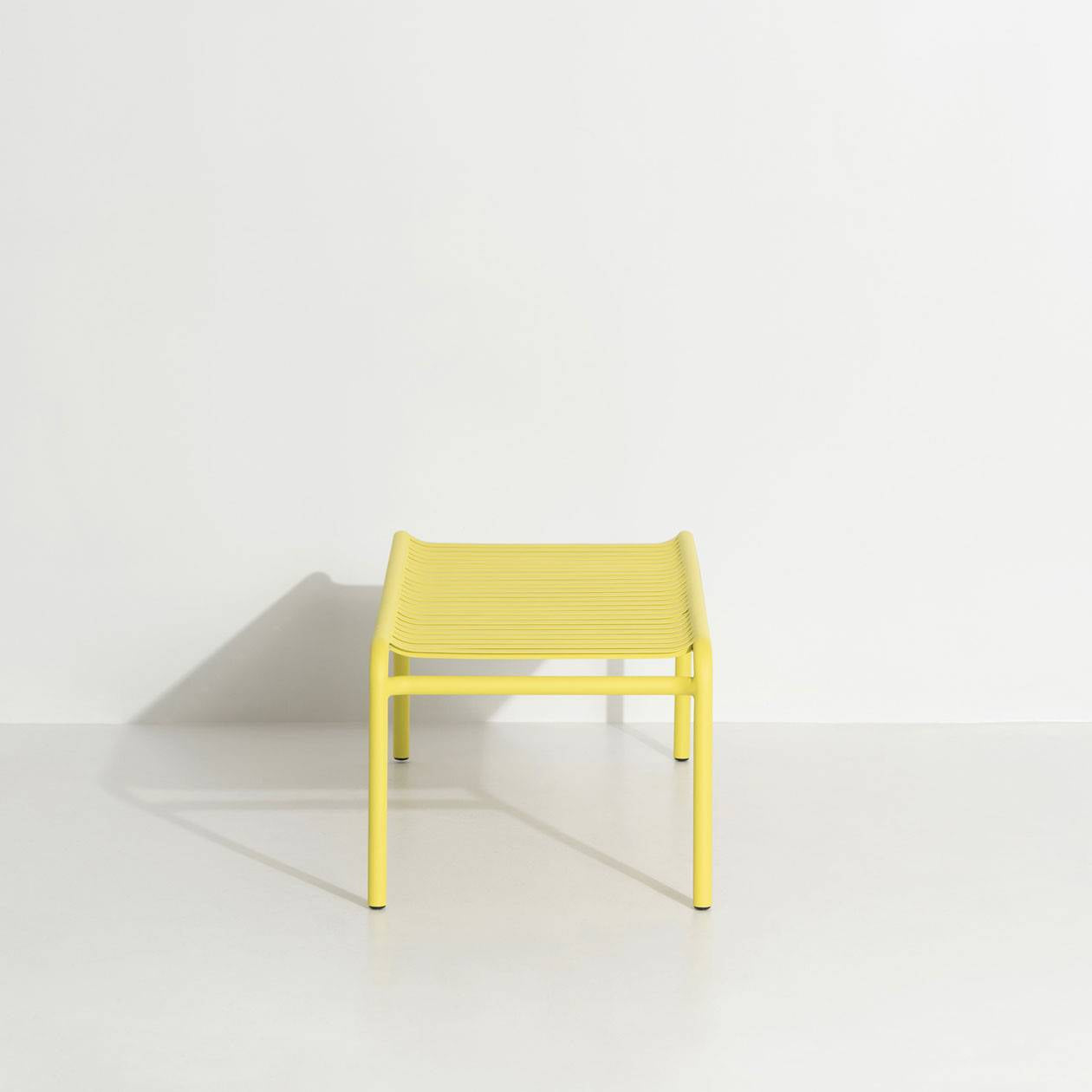 Week-End Coffee Table large in Yellow präsentiert im Onlineshop von KAQTU Design AG. Beistelltisch Outdoor ist von Petite Friture