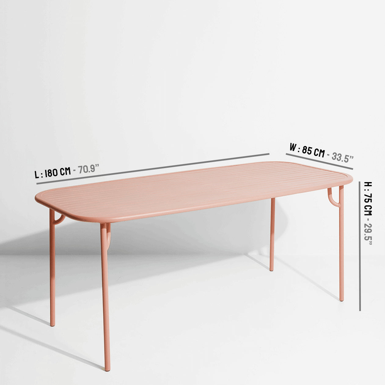 Week-End Tisch Medium in Blush präsentiert im Onlineshop von KAQTU Design AG. Gartentisch ist von Petite Friture