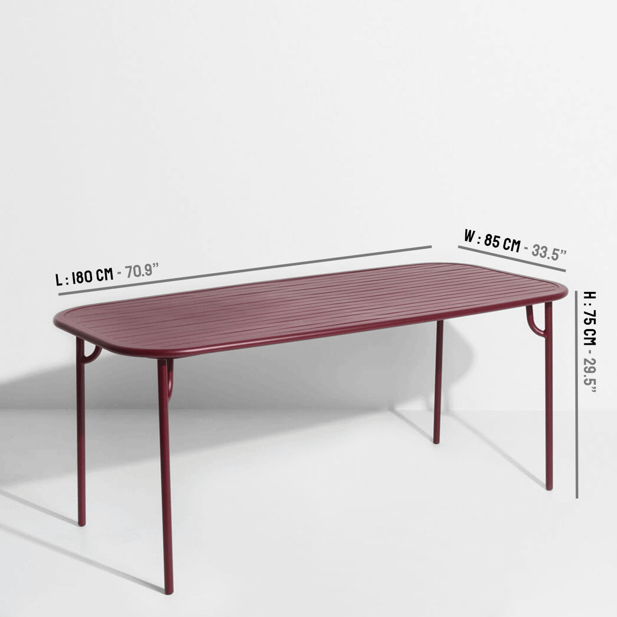 Week-End Tisch Medium in Burgundy präsentiert im Onlineshop von KAQTU Design AG. Gartentisch ist von Petite Friture