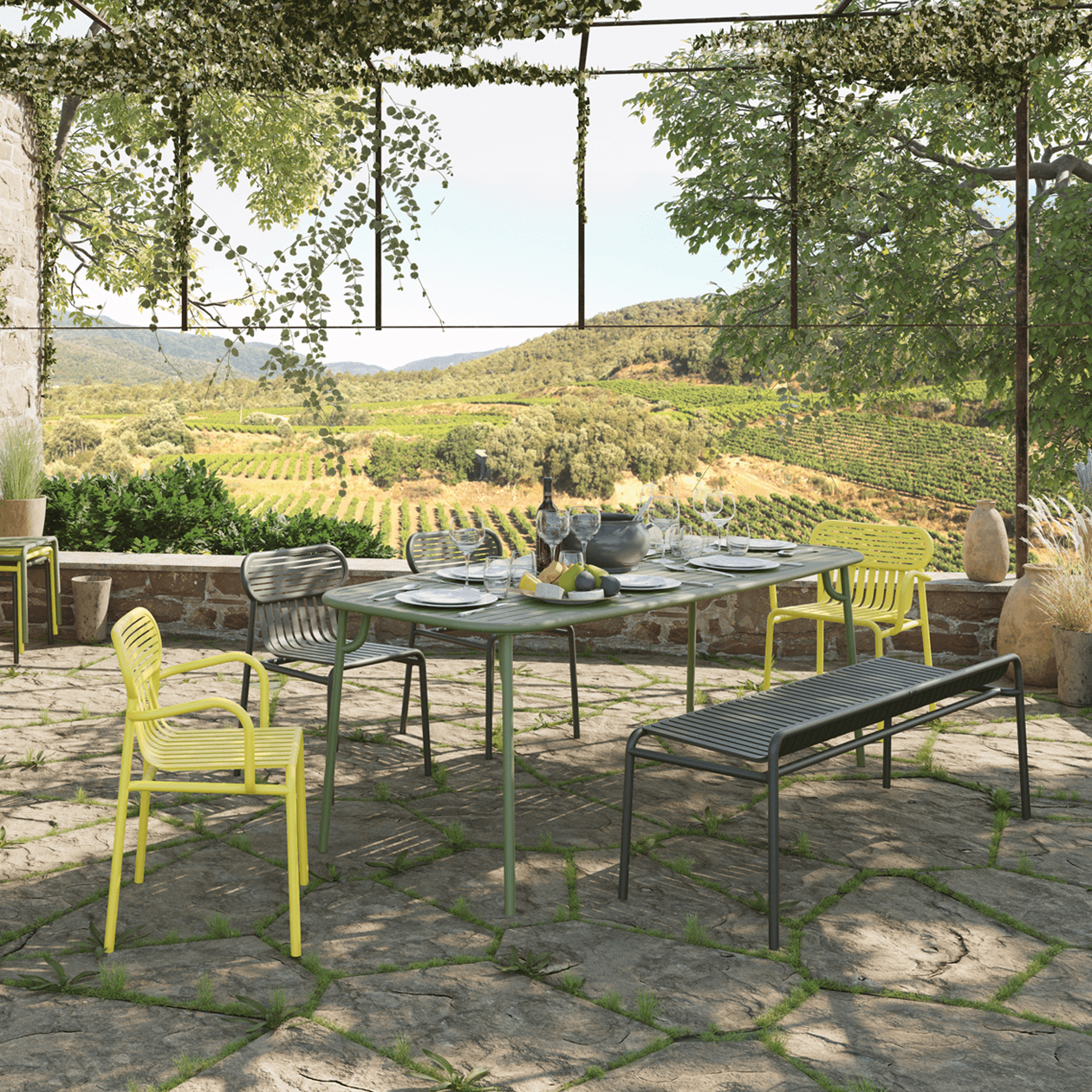 Week-End Tisch Medium in Jade Green präsentiert im Onlineshop von KAQTU Design AG. Gartentisch ist von Petite Friture
