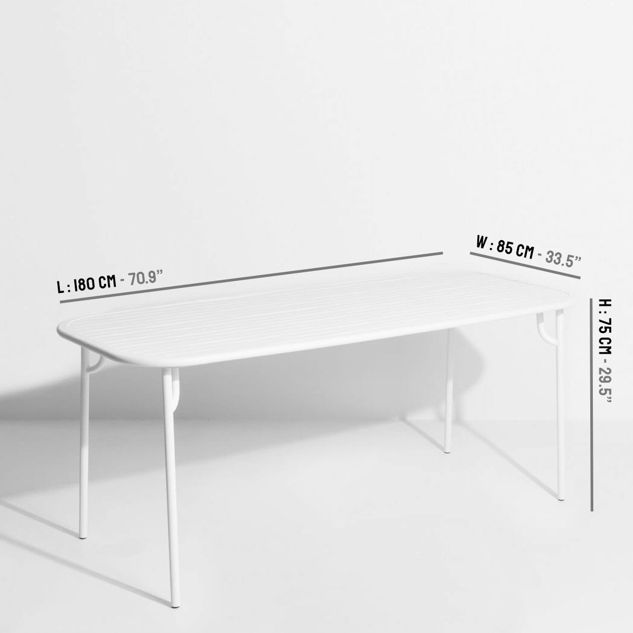 Week-End Tisch Medium in White präsentiert im Onlineshop von KAQTU Design AG. Gartentisch ist von Petite Friture