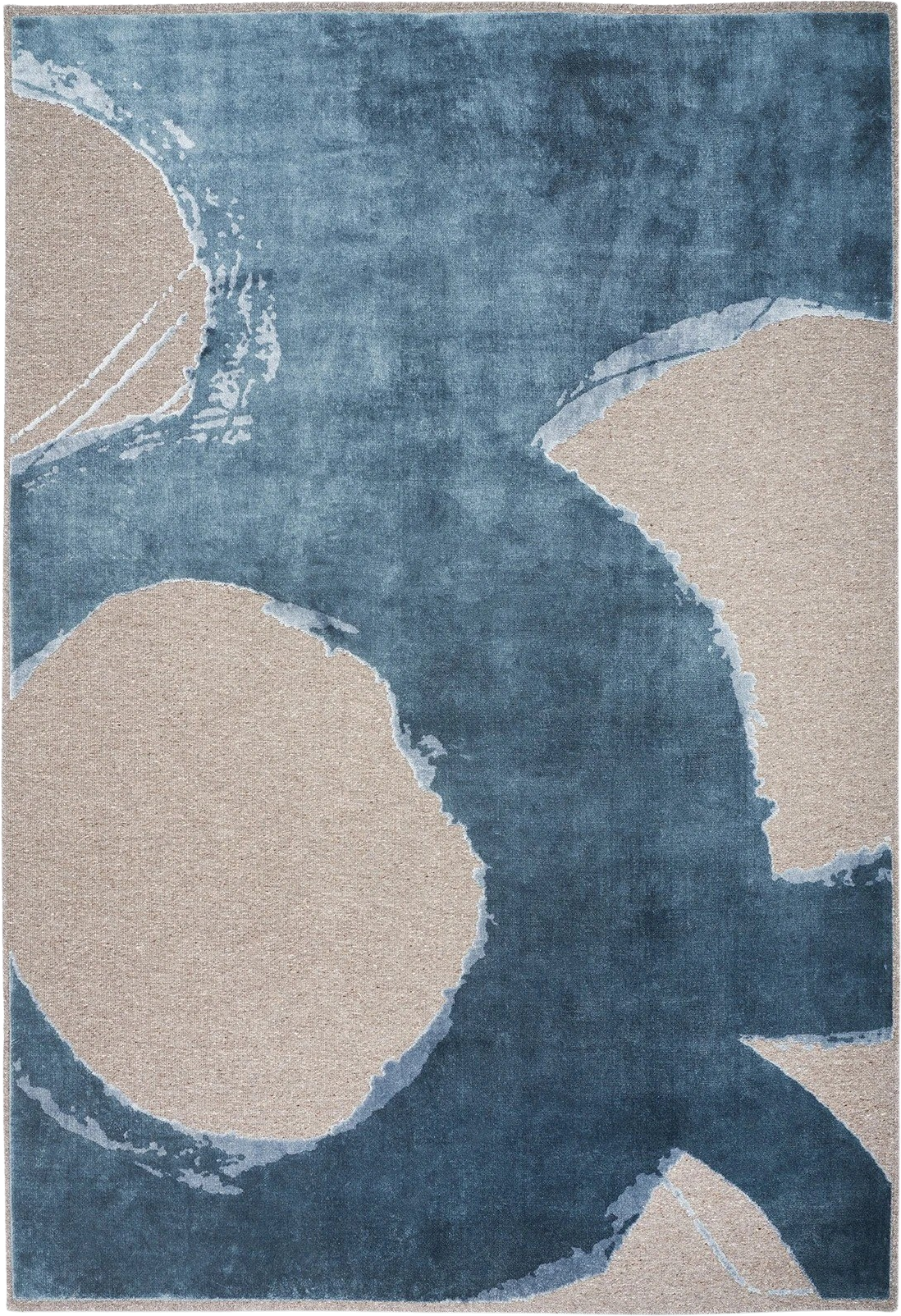 Panot Teppich in Blau / Braun präsentiert im Onlineshop von KAQTU Design AG. Teppich ist von ZigZagZurich