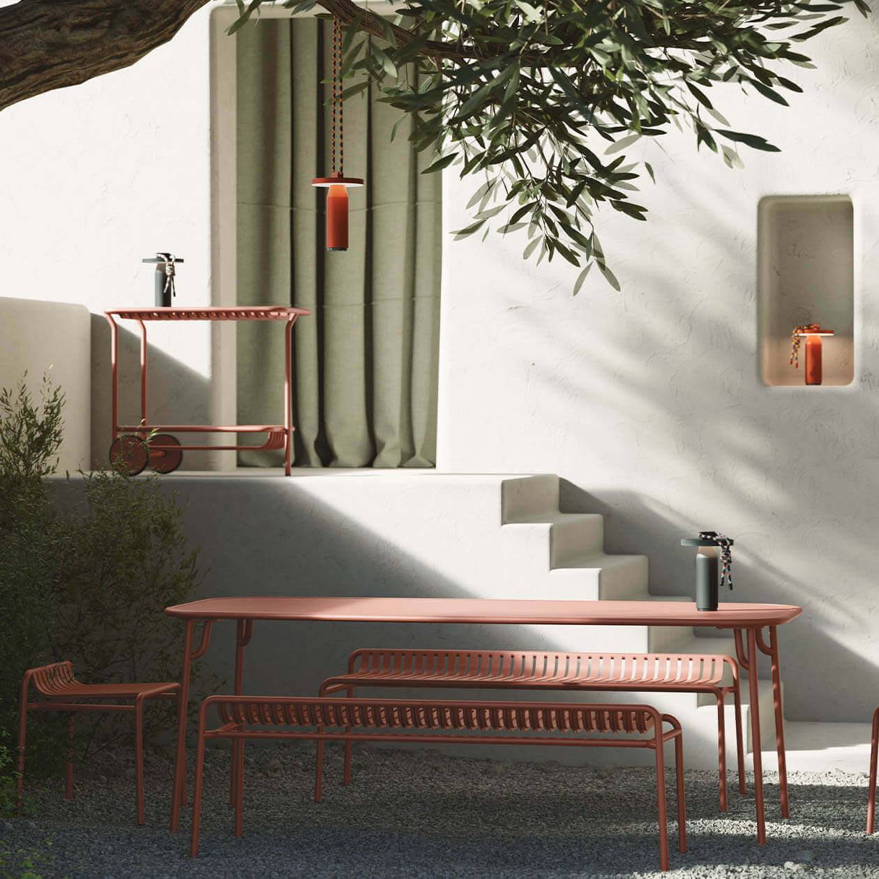 Week-End Gartenbank in Terracotta präsentiert im Onlineshop von KAQTU Design AG. Gartenbank ist von Petite Friture