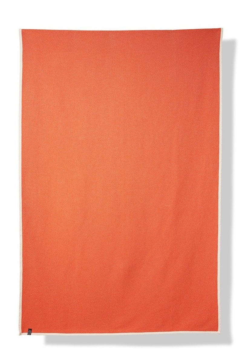 Maxi XL Baumwoll Decke in Orange präsentiert im Onlineshop von KAQTU Design AG. Wolldecke ist von ZigZagZurich