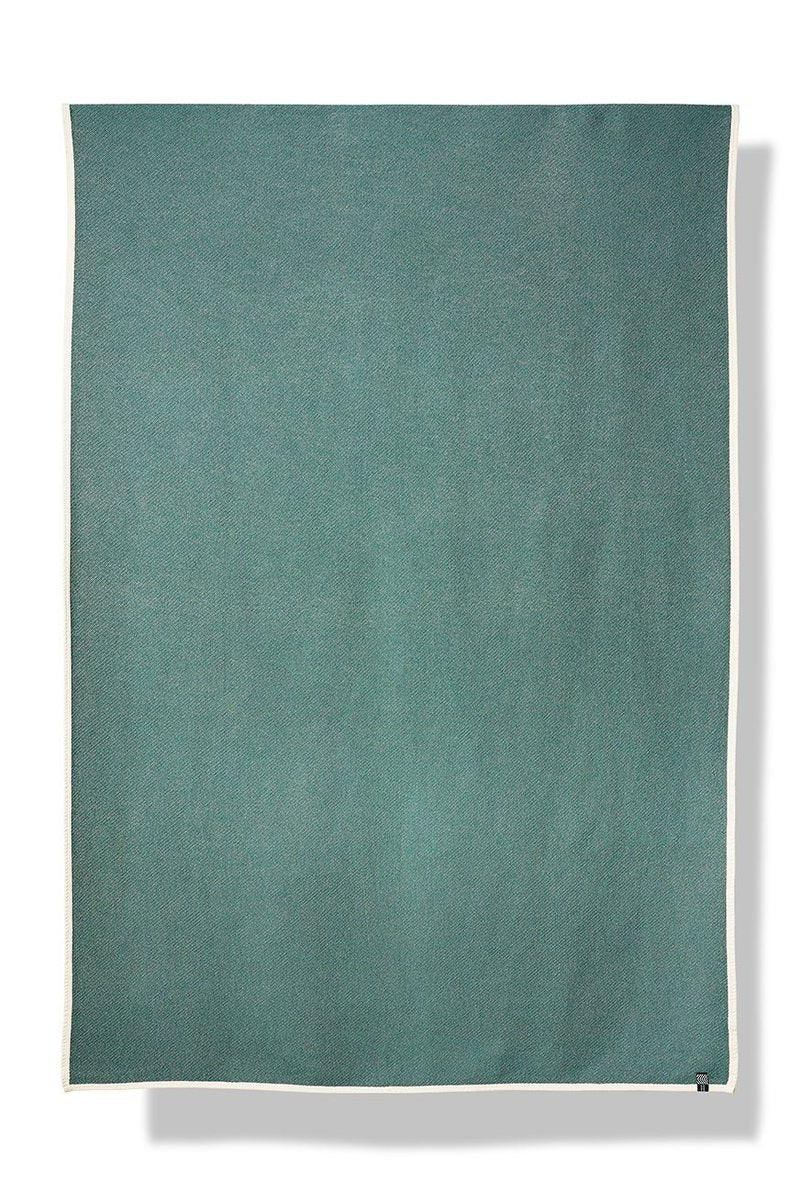 Maxi XL Baumwoll Decke in Grün präsentiert im Onlineshop von KAQTU Design AG. Wolldecke ist von ZigZagZurich