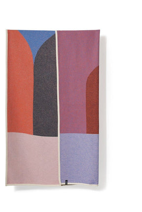 Baumwolldecke No Title Designer  in Multicolor präsentiert im Onlineshop von KAQTU Design AG. Wolldecke ist von ZigZagZurich