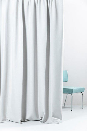 Vorhang Blackout in Silber präsentiert im Onlineshop von KAQTU Design AG. Vorhang ist von ZigZagZurich