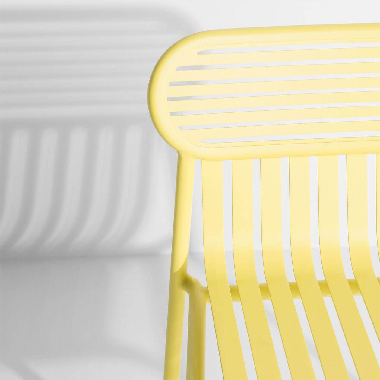 Week-End Gartenstuhl in Yellow präsentiert im Onlineshop von KAQTU Design AG. Gartenstuhl ist von Petite Friture