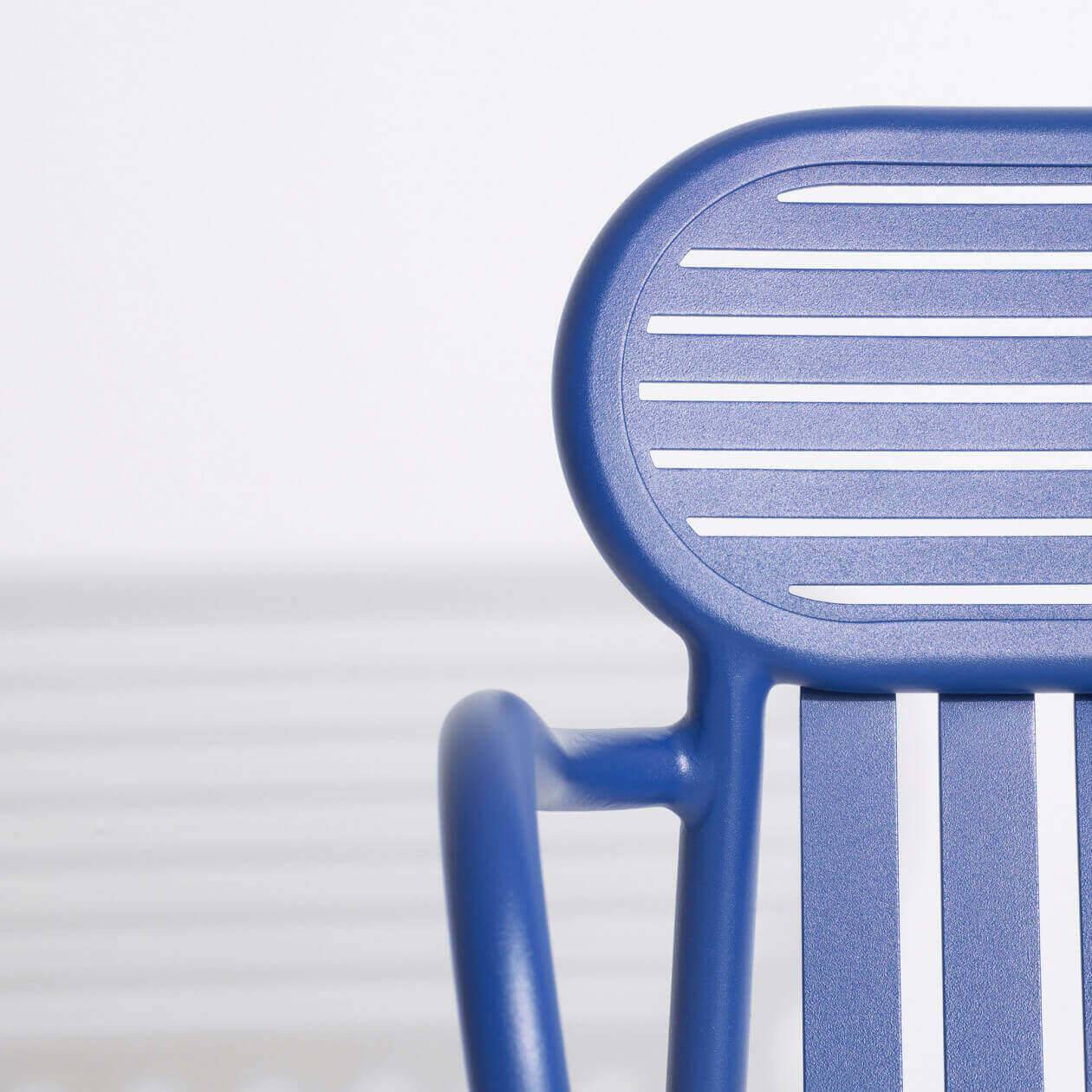 Week-End Gartenstuhl mit Armlehne in Blue präsentiert im Onlineshop von KAQTU Design AG. Gartenstuhl mit Armlehnen ist von Petite Friture