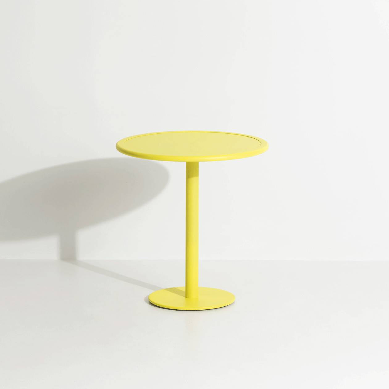 Week-End Dining Table rund in Yellow präsentiert im Onlineshop von KAQTU Design AG. Gartentisch ist von Petite Friture