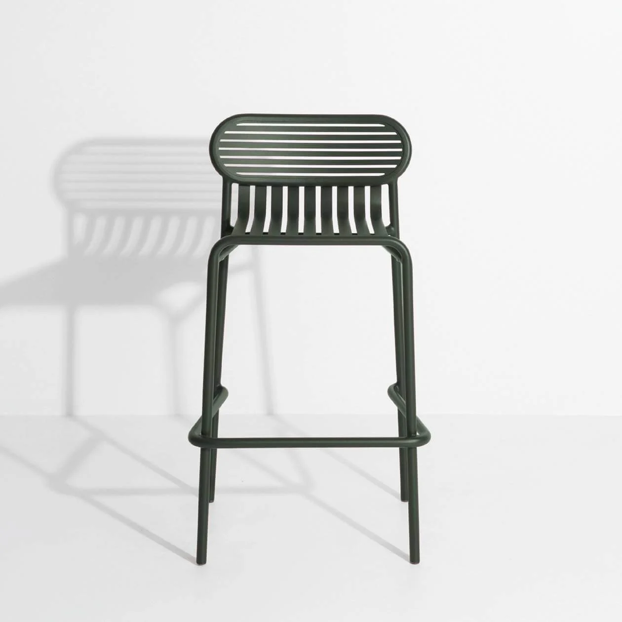 Week-End Barhocker in Green Glass präsentiert im Onlineshop von KAQTU Design AG. Outdoor-Barstuhl ist von Petite Friture