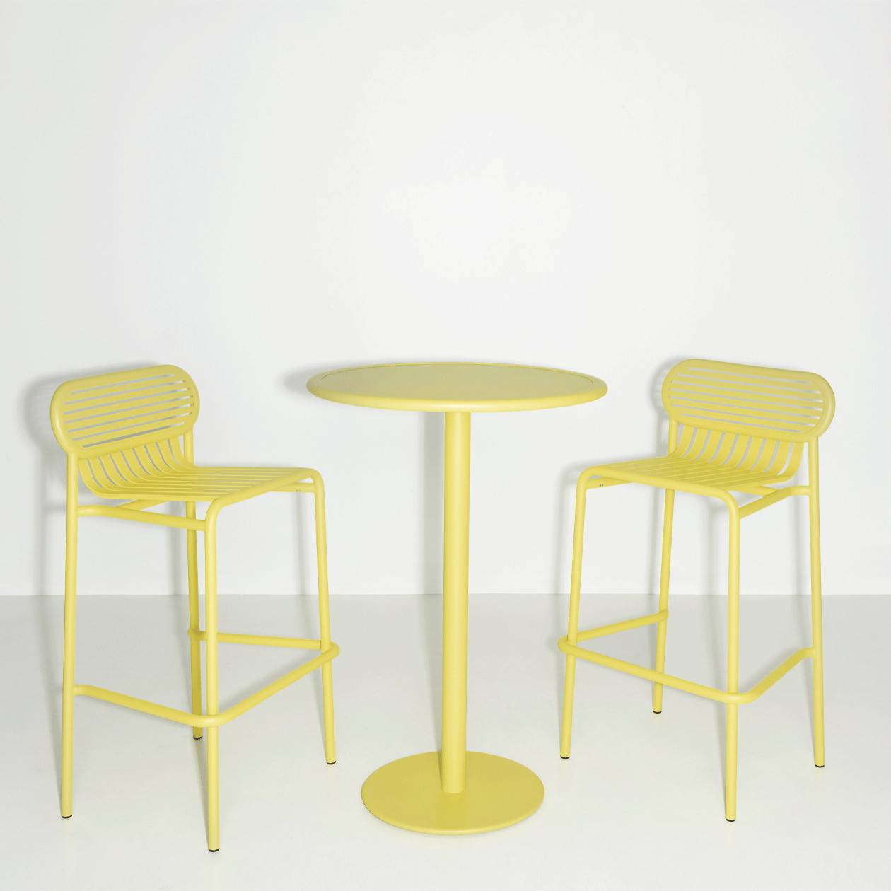 Week-End Bartisch rund in Yellow präsentiert im Onlineshop von KAQTU Design AG. Hochtisch Outdoor ist von Petite Friture