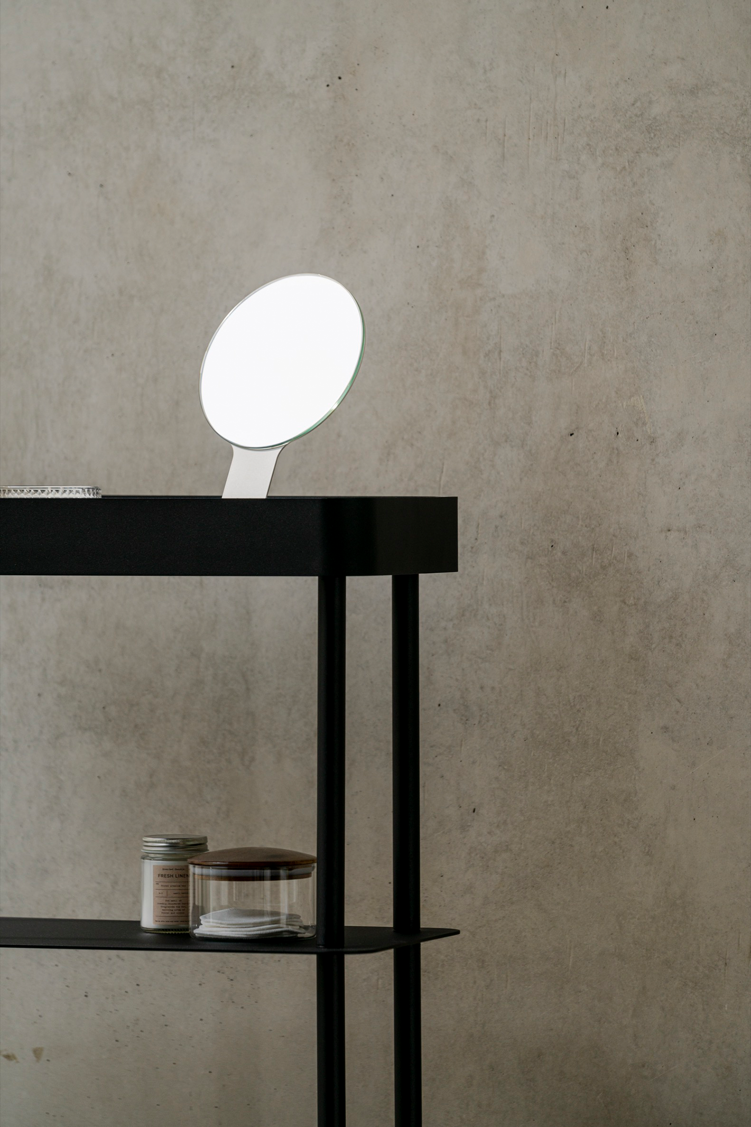 Feys Tischspiegel in Piazza Beige präsentiert im Onlineshop von KAQTU Design AG. Tischspiegel ist von Noo.ma
