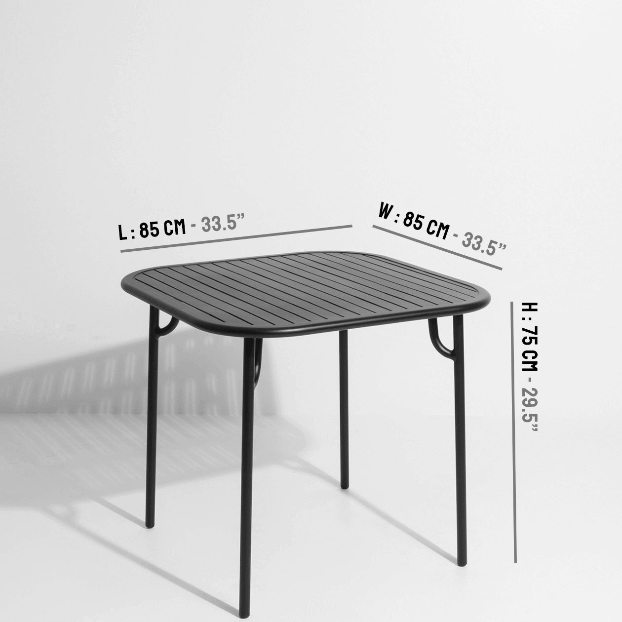 Week-End Tisch Small in Black präsentiert im Onlineshop von KAQTU Design AG. Gartentisch ist von Petite Friture