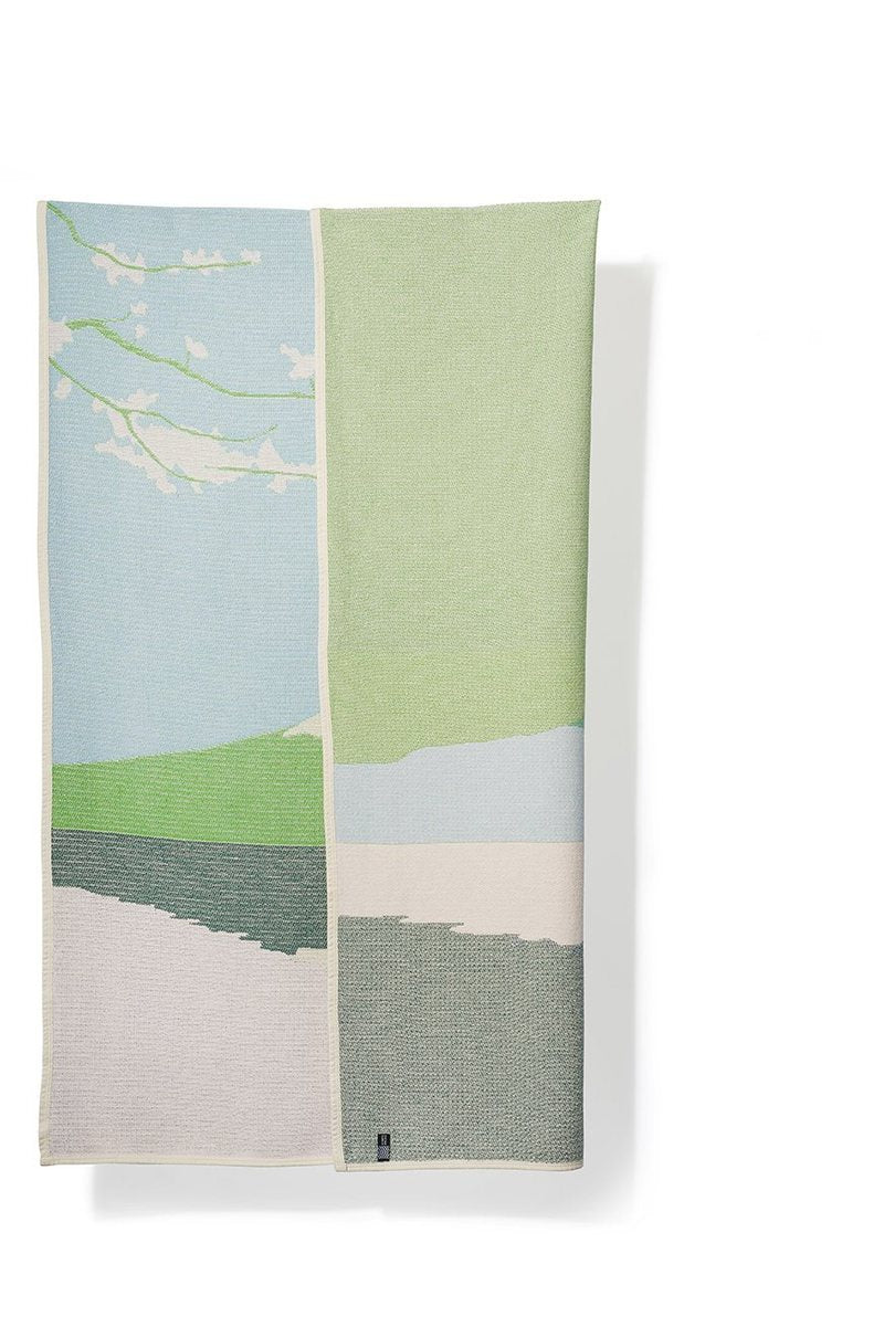 Decke Honshu in Multicolor präsentiert im Onlineshop von KAQTU Design AG. Wolldecke ist von ZigZagZurich