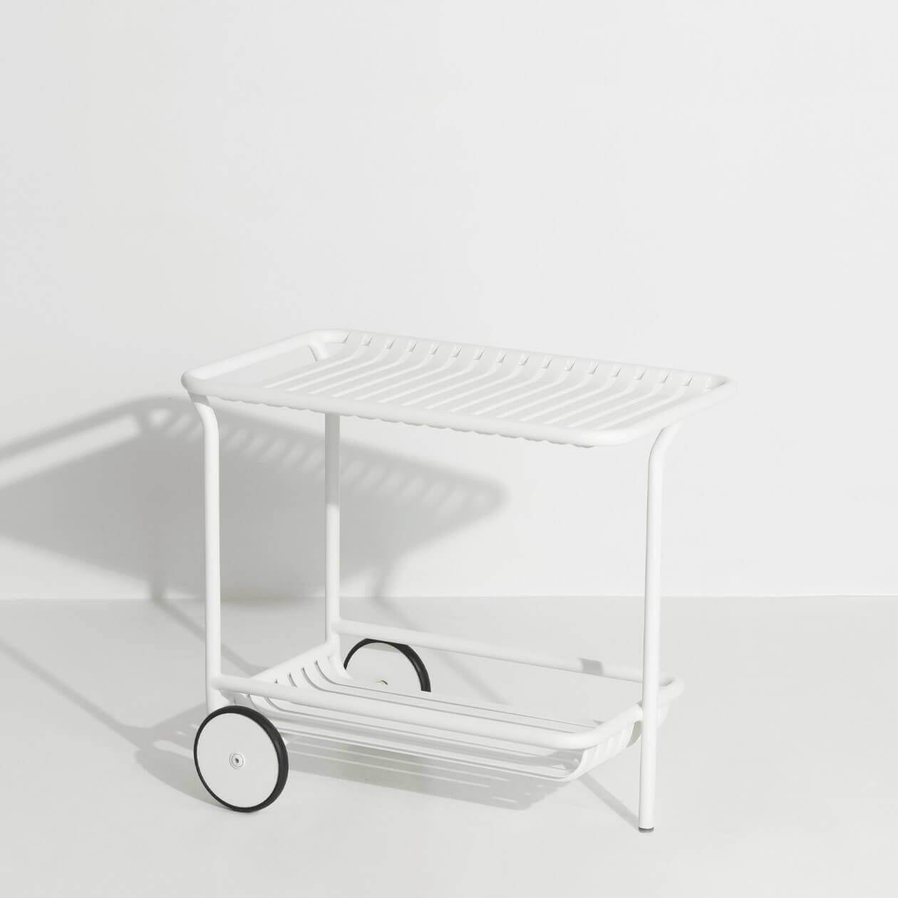 Week-End Trolley in White präsentiert im Onlineshop von KAQTU Design AG. Beistelltisch Outdoor ist von Petite Friture